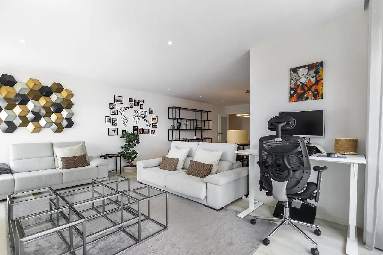Whome Family Condo - Urban Retreat With Parking, Ac, Elevator In Great Location Lisboa 0*,