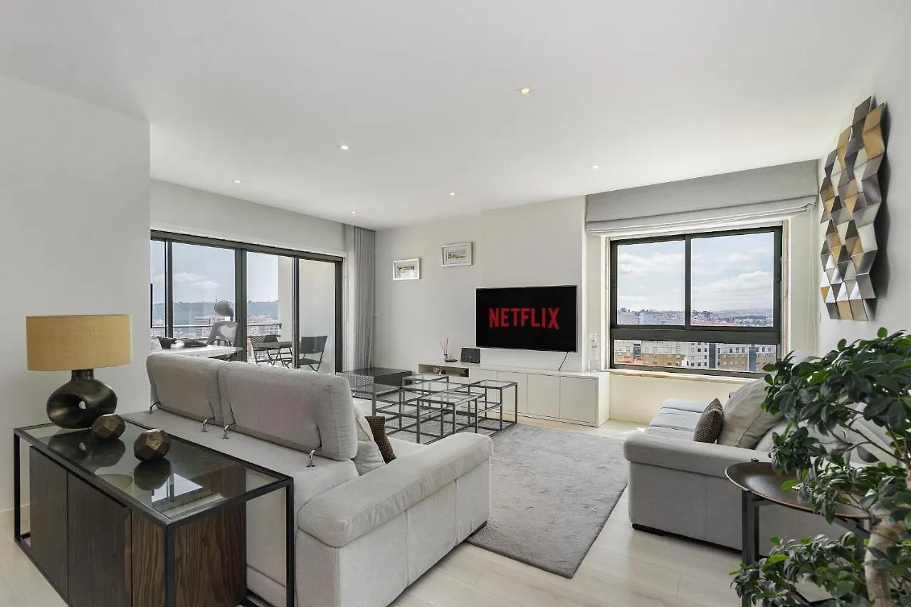 Whome Family Condo - Urban Retreat With Parking, Ac, Elevator In Great Location Lisboa